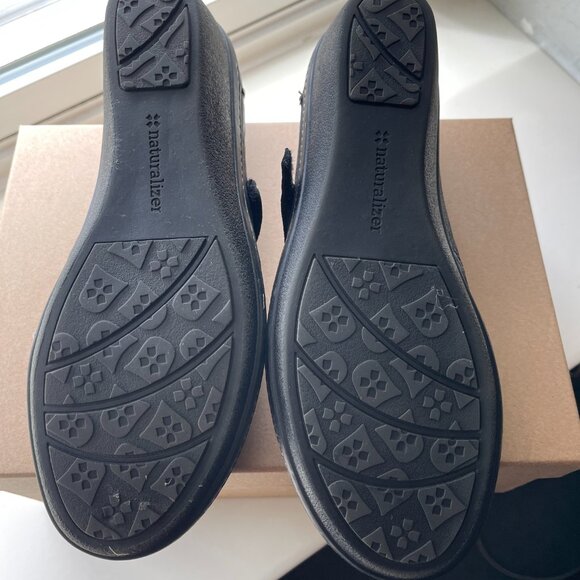 Naturalizer: Black Mary Janes Pump Size 8.5 - Picture 4 of 4